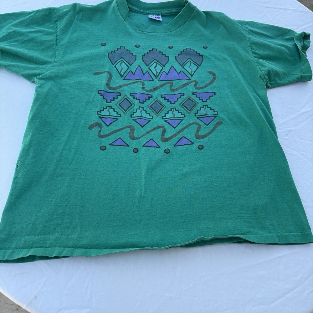 Anvil Vtg PreShrunk Women Size XL Graphic T-Shirt Short Sleeve Green Aztec